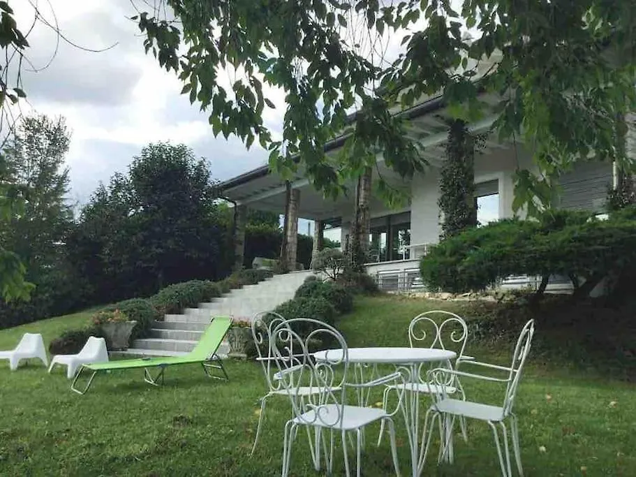 Villa Paradise Esmate 0*,  Italy