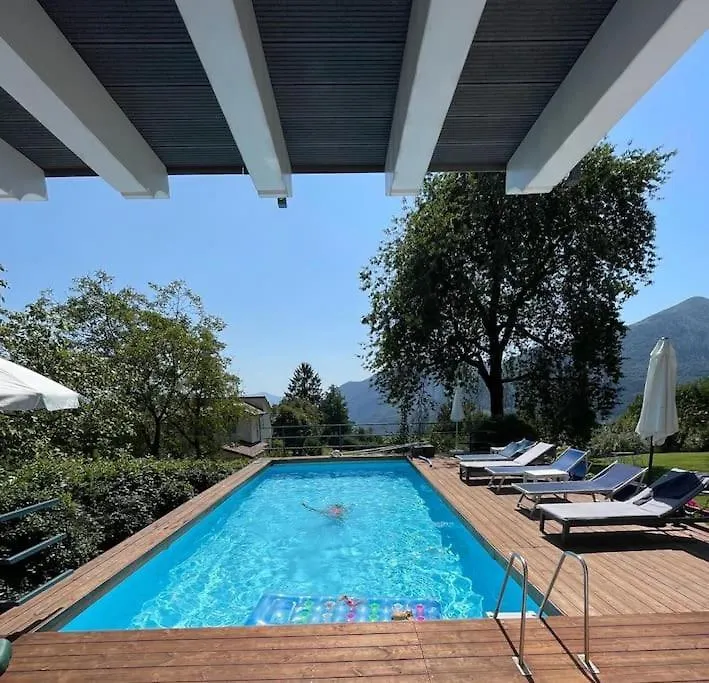 Villa Paradise Esmate 0*,
